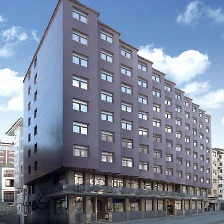 Hotel Unzaga Plaza Эйбар Экстерьер фото