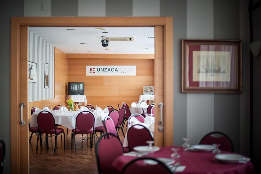 Hotel Unzaga Plaza Эйбар Экстерьер фото