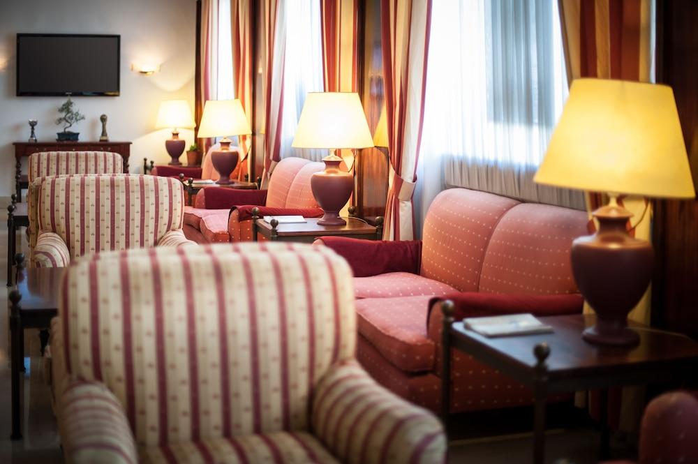 Hotel Unzaga Plaza Эйбар Экстерьер фото