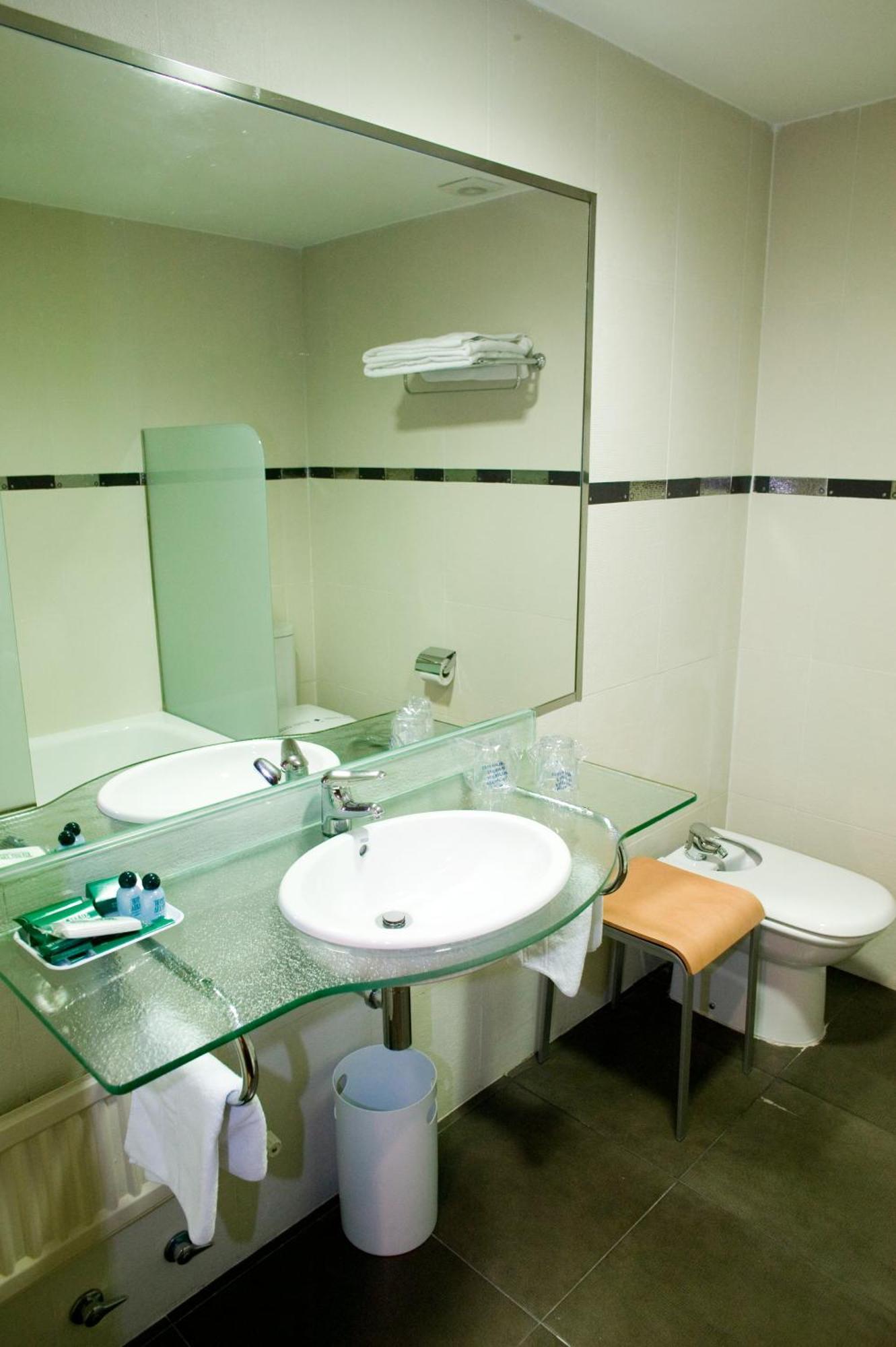 Hotel Unzaga Plaza Эйбар Экстерьер фото