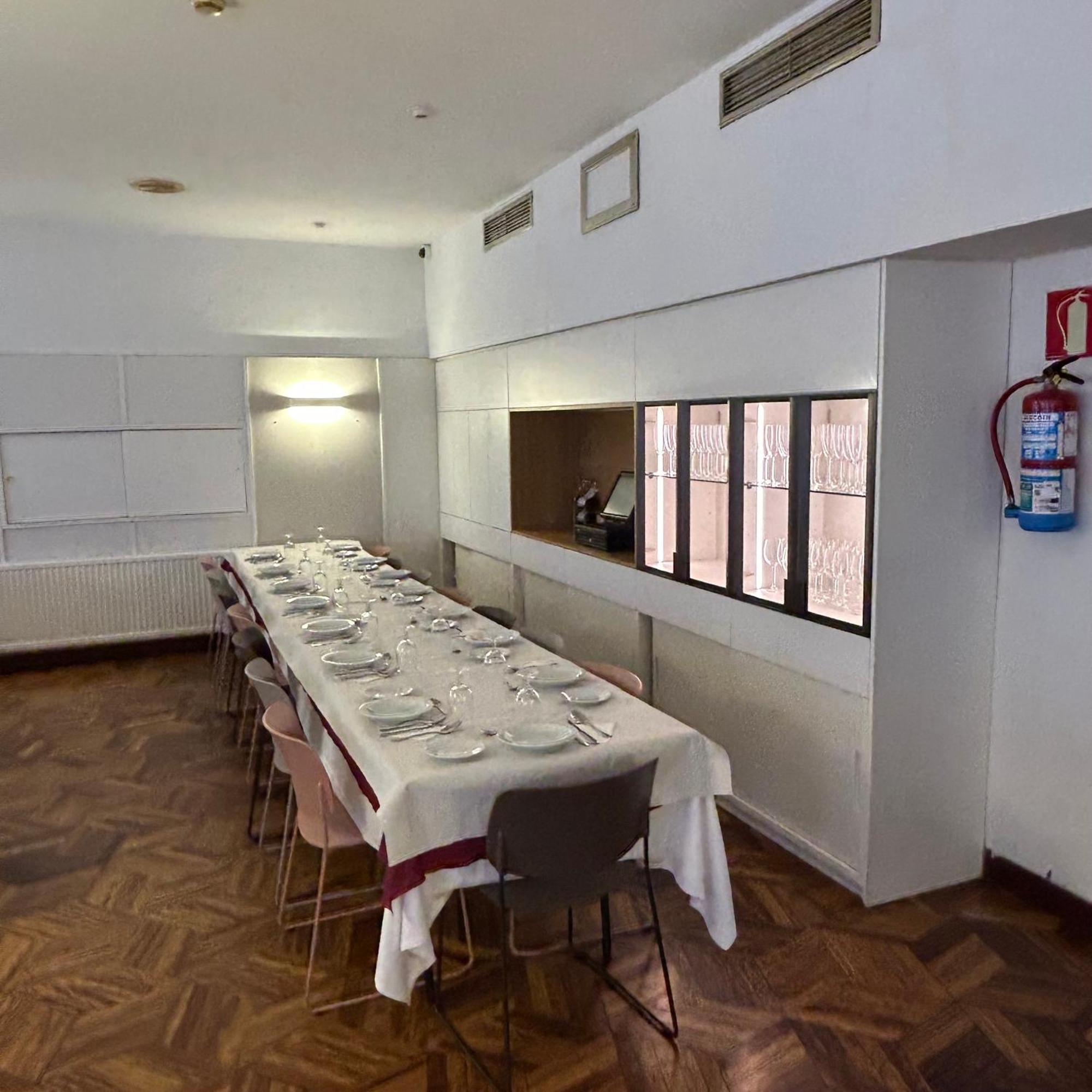 Hotel Unzaga Plaza Эйбар Экстерьер фото