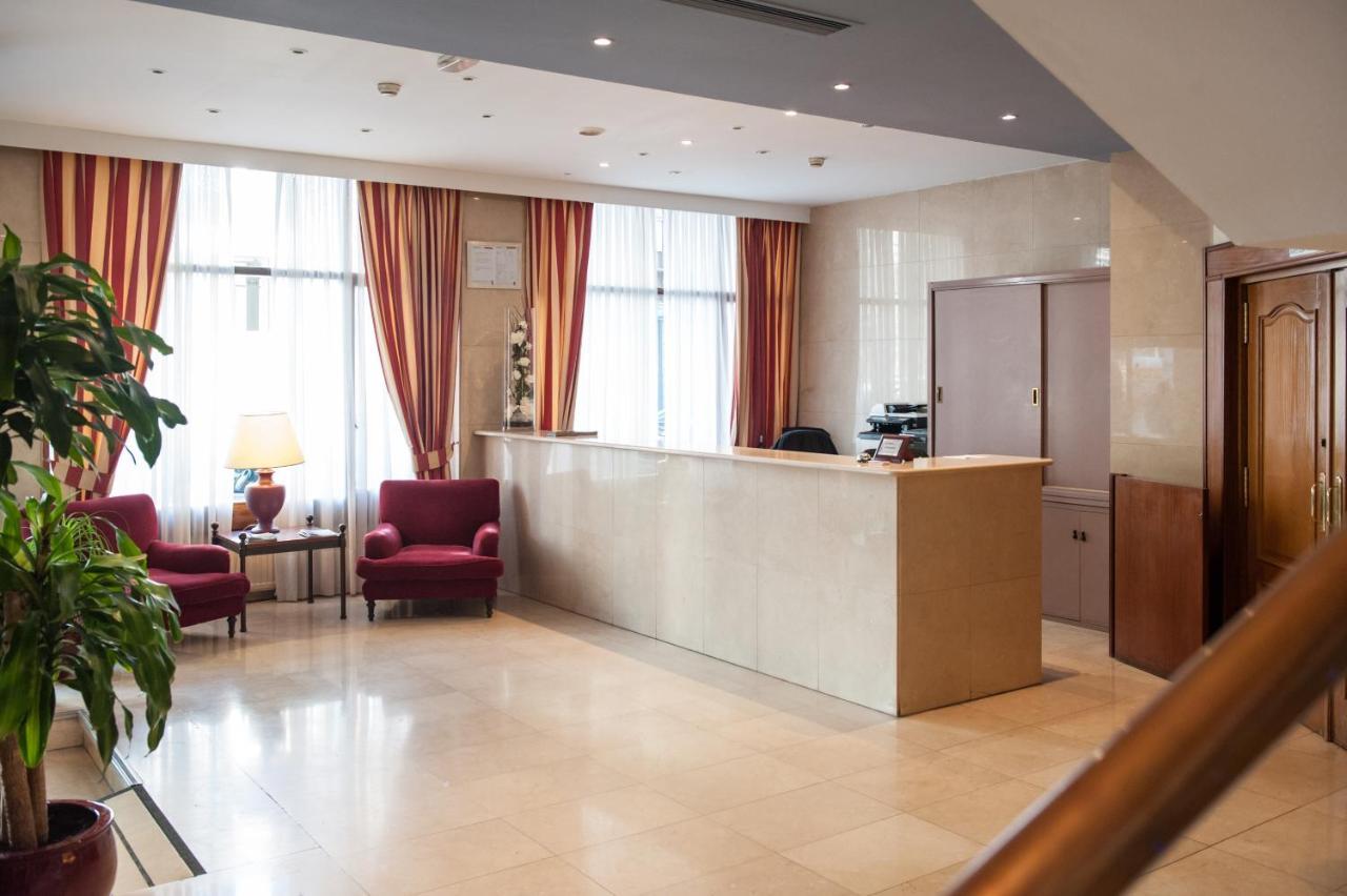 Hotel Unzaga Plaza Эйбар Экстерьер фото